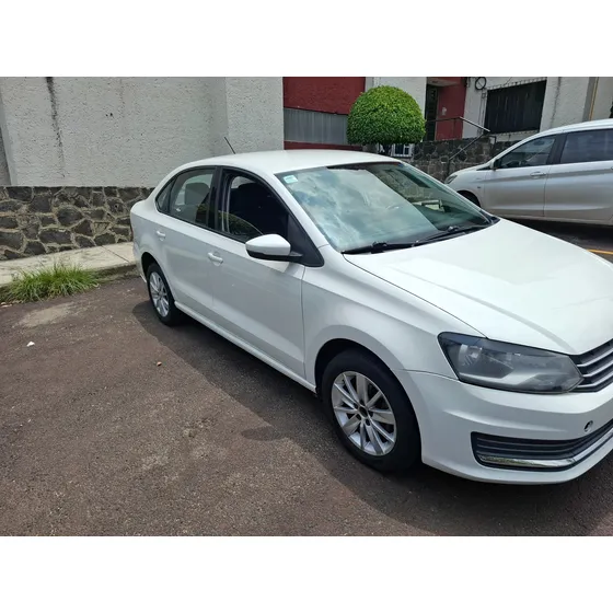 Volkswagen Vento 1.6 Confortline At
