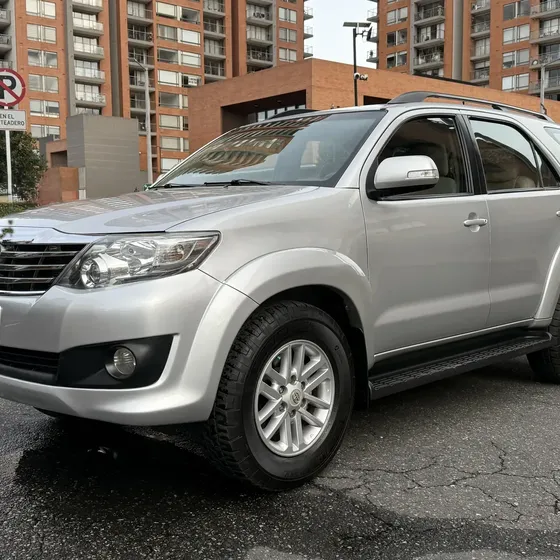 Toyota Fortuner 2014 2.7l 4x4 At