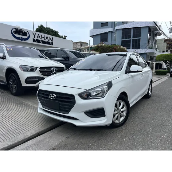 Hyundai Verna Magna Motors
