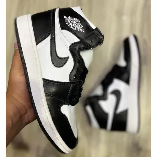 Zapatos Nike Air Jordan Retro 1 Triple A