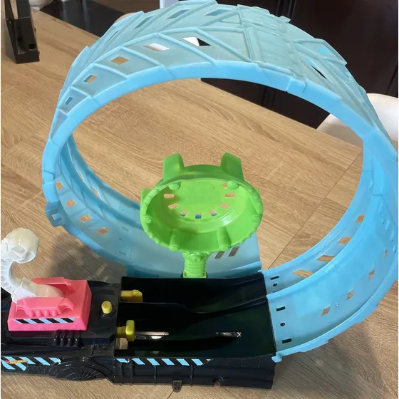 Pista Hot Wheels Monster