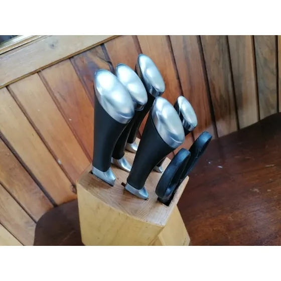Juego De Cuchillos Magefesa Con Base 6 Piezas