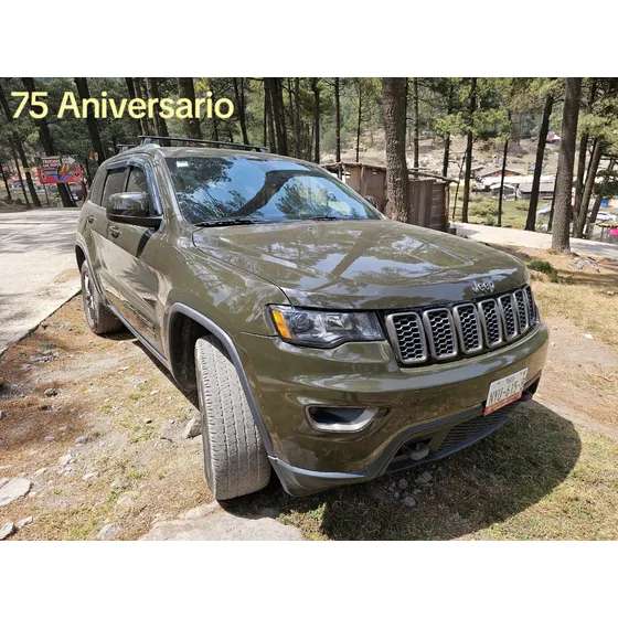 Jeep Grand Cherokee 3.7 3.6 Edición 75 Aniversario 4x2 At