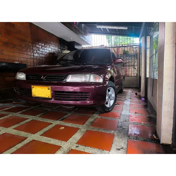 Mitsubishi Lancer 1.3 Gl 4 P