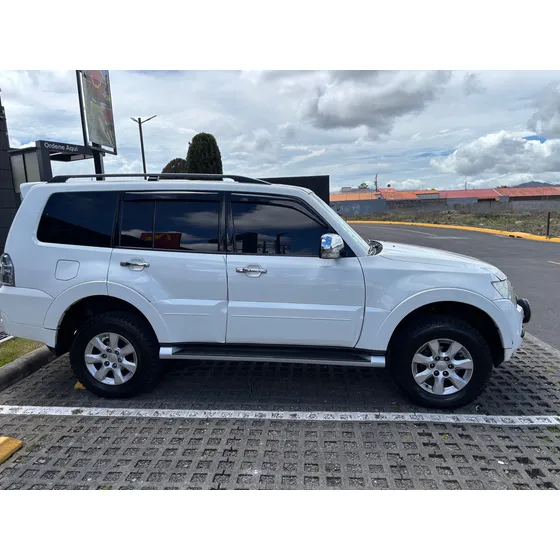 Mitsubishi Montero 2012 América