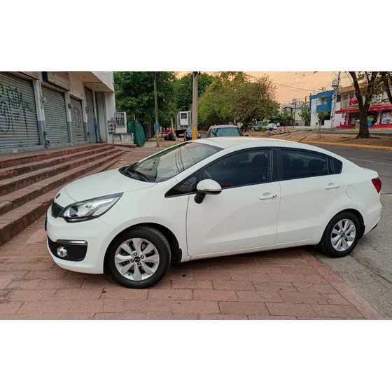Kia Rio 1.6 Ex Sedan Mt