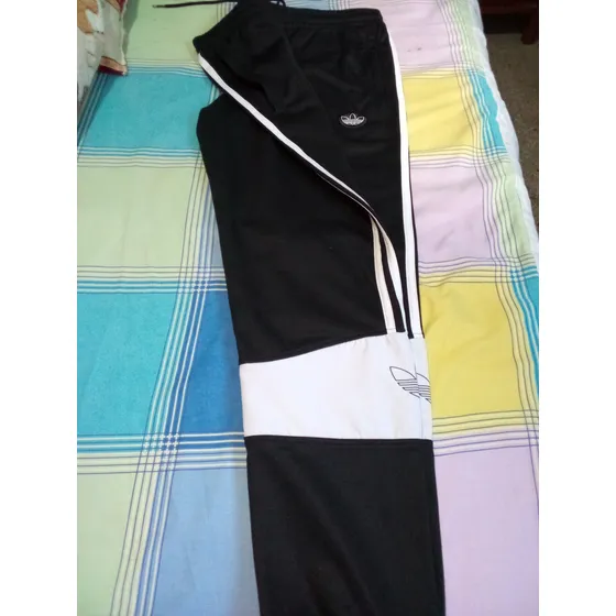 Mono Deportivo adidas Original Talla M Usado...35 Vrds
