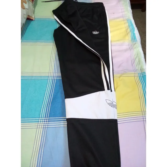 Mono Deportivo adidas Original Talla M Usado...35 Vrds