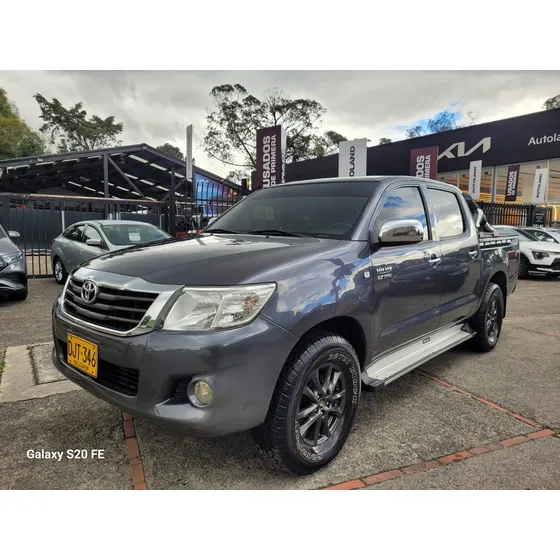 Toyota Hilux 2.7 Mecanica 4x2 Doblecabina Tiro De Arrastre Duraliner Full