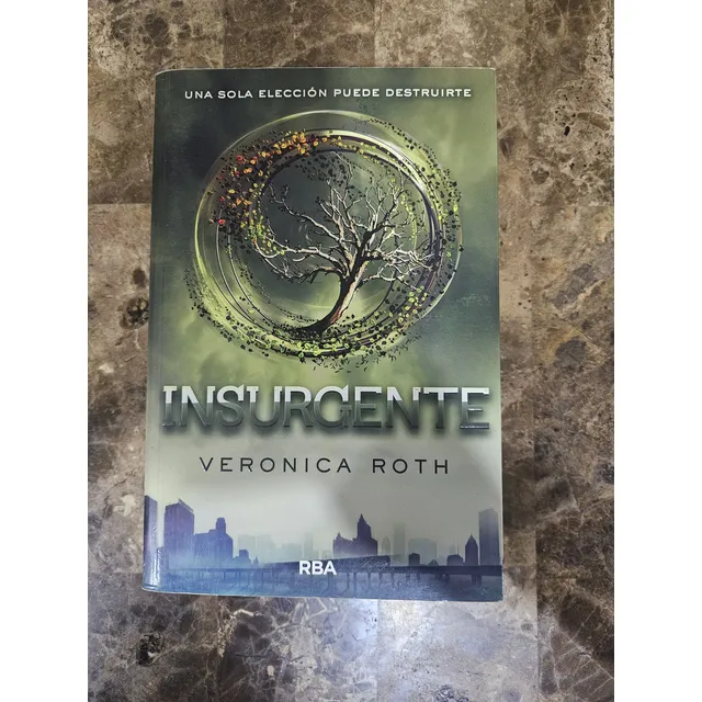 Libro Físico Insurgente Verónica Roth