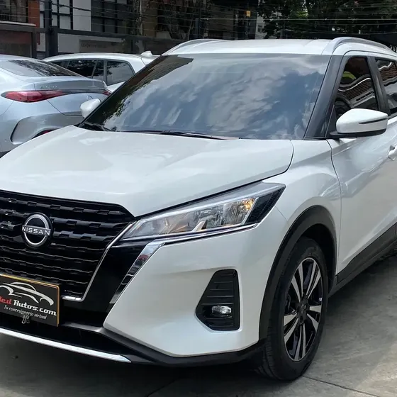 Nissan Kicks 2025 Advance Mt 1600cc R17