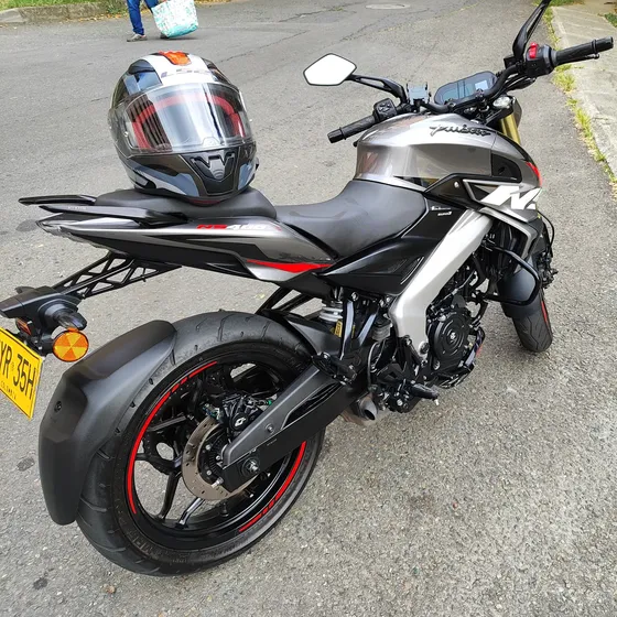 Pulsar Ns 400z