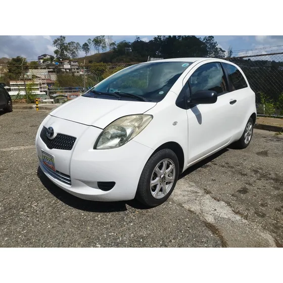 Toyota Yaris Sincronico 2008