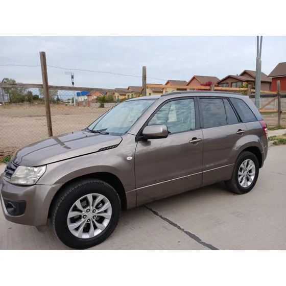 Suzuki Grand Nomade Glx Sport 4x2 E4