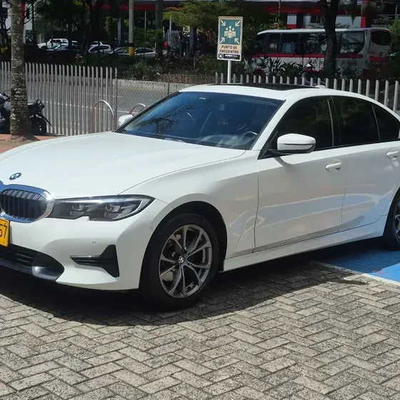 BMW Serie 3 2020 2.0 320i Sportline At 4x2