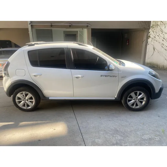 Renault Sandero Stepway 1.6 Privilege Nav 105cv