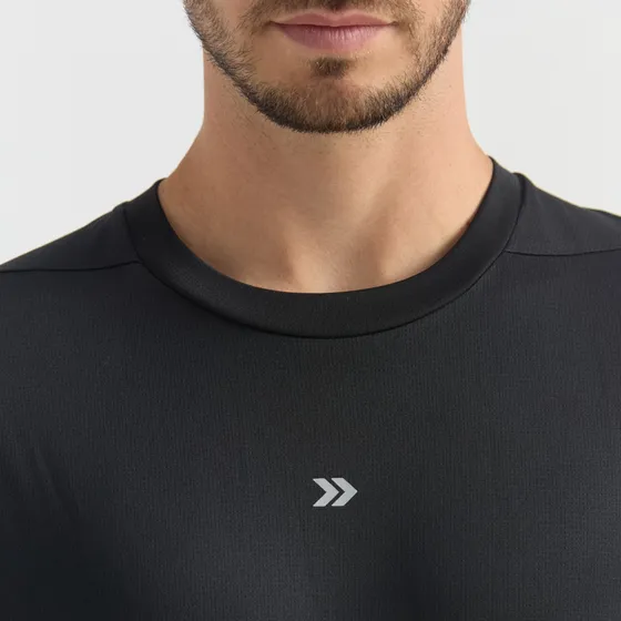 Remera Deportiva Negra Ripple Atomik Hombre