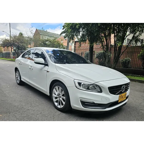 Volvo S60 2.0 T5 Momentum