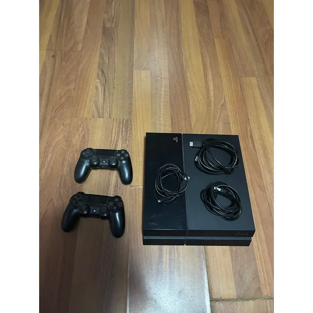 Play Station 4 (ps4) 500gb + 2 Palancas