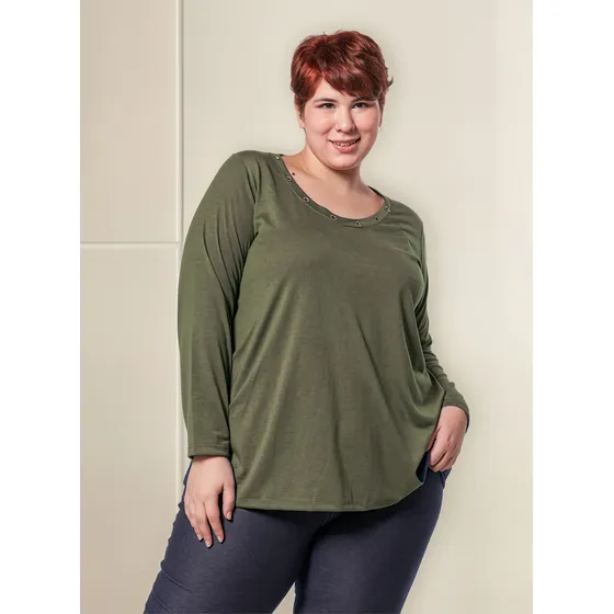 Remera Amplia Con Ojalillos En Escote Talles Grandes