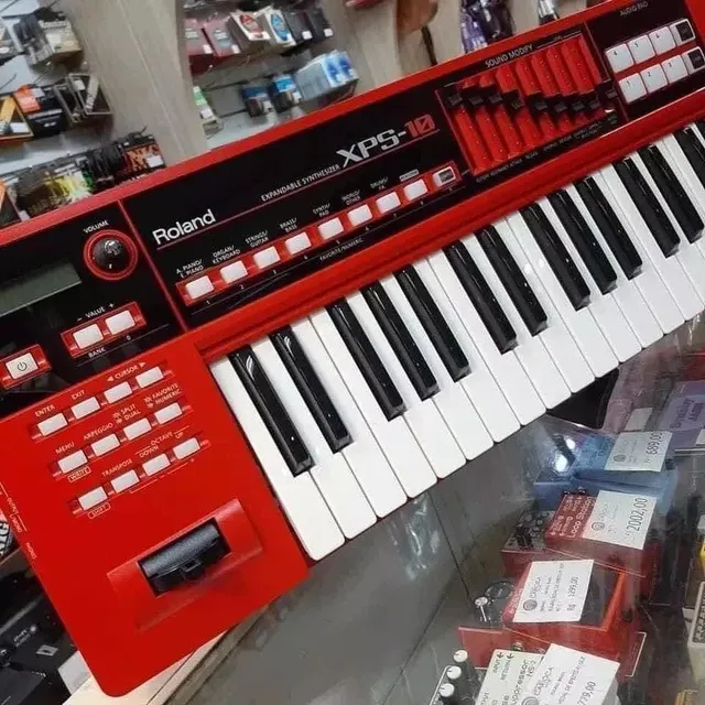 Roland Xps-10 Synthesizer Keyboard