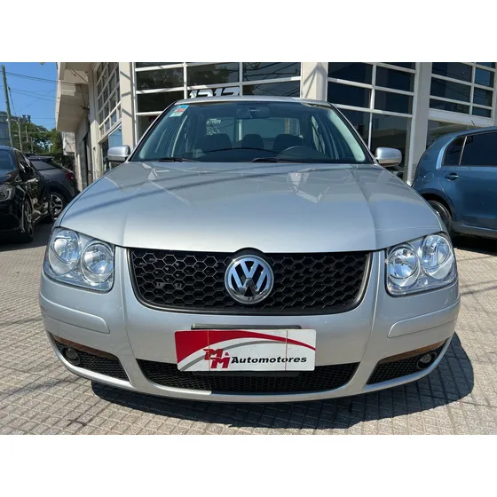 Volkswagen Bora 1.8 Highline T 180cv Cuero