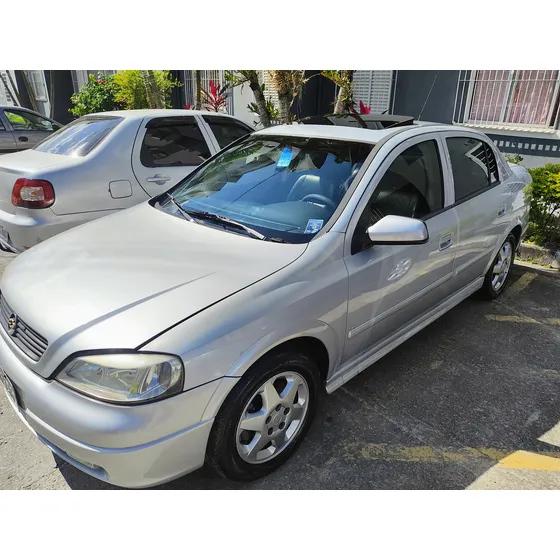 Chevrolet Astra 2.0 16v Gls 4p