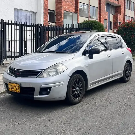 Nissan Tiida Hb 2007 1.8 Premium