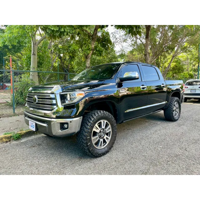 Toyota Tundra V8