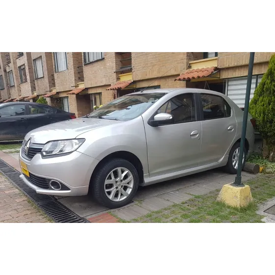 Renault Logan 1.6 Privilege / Intens