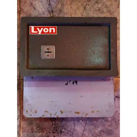 Caja Fuerte De Seguridad Para Empotrar Marca Lyon Nueva