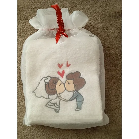 Toalla De Mano Blanca Con Novios Bordados