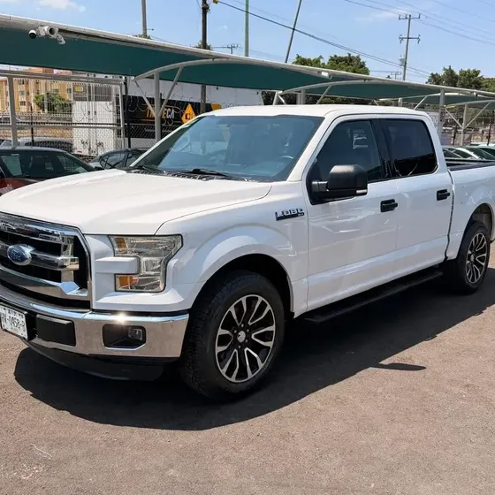 Ford Lobo 2016 5.0l Doble Cabina Xlt V8 4x2 At
