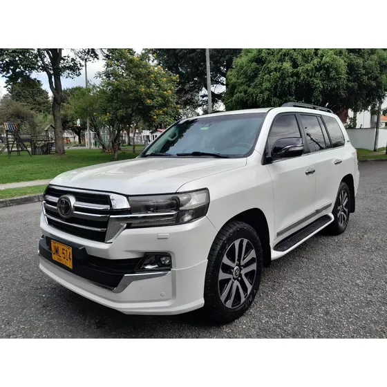 Toyota Sahara Lc 200 Atm 4.5 Diesel 8 P Con Techo Y Cuero