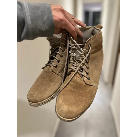 Botitas De Gamuza Hermosas Marca Bourbon No Zara Vans Levi's