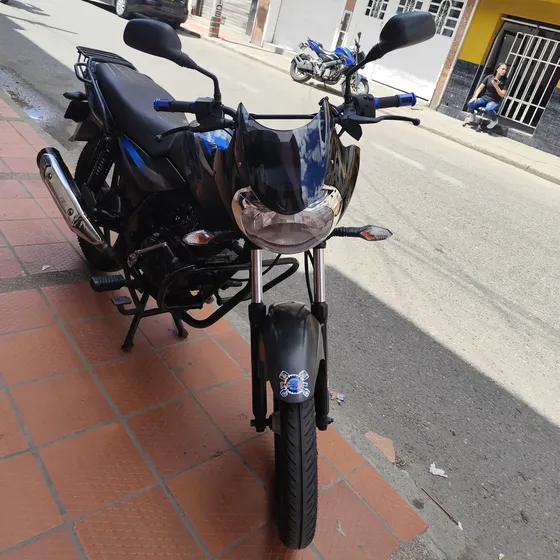 Motocicleta Bien Está Soat Y Técnico Mecánica Al Día