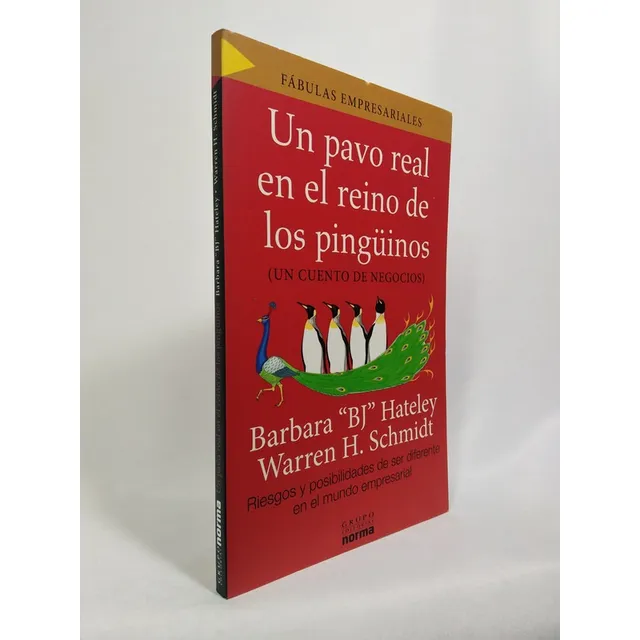 Un Pavo Real En El Reino De Los Pingüinos