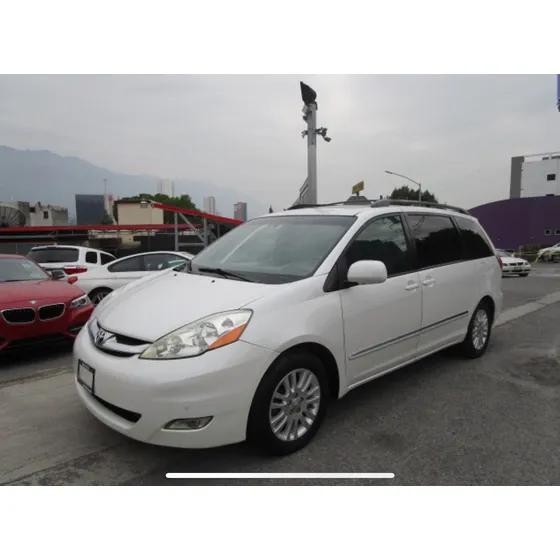 Toyota Sienna Xle At