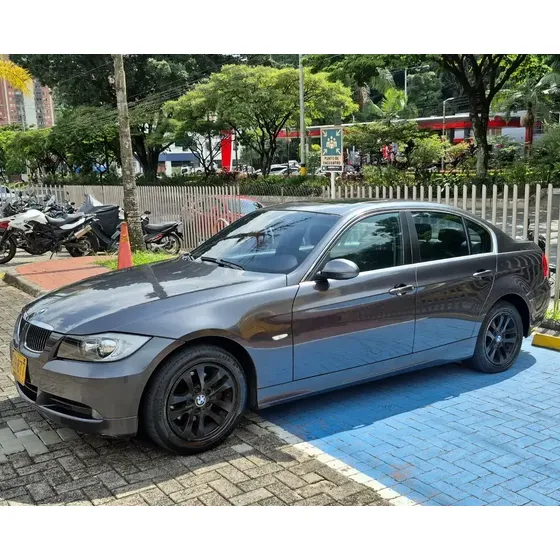 BMW Serie 3 2007 2.5 325i At. 4x2