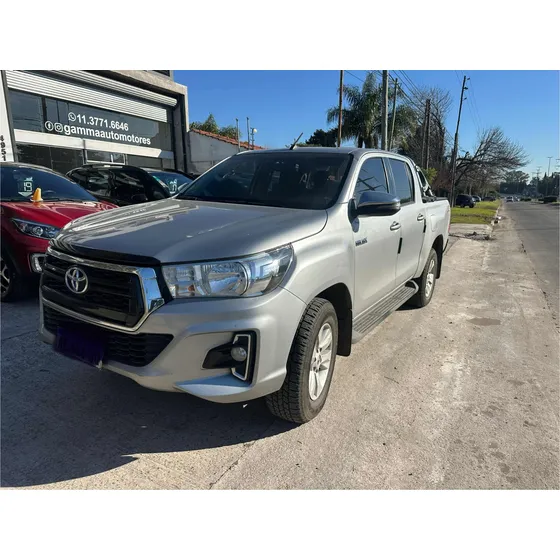 Toyota Hilux Pick-up 2.8 Cd Srv 177cv 4x4