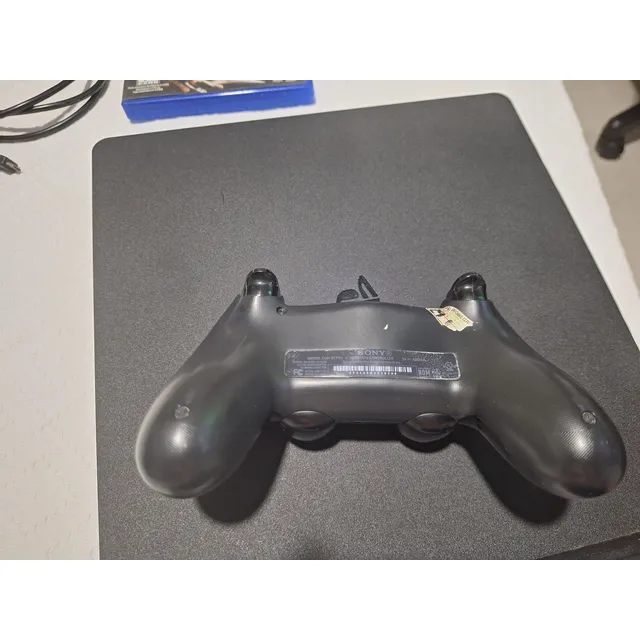 Play Station 4 Slim