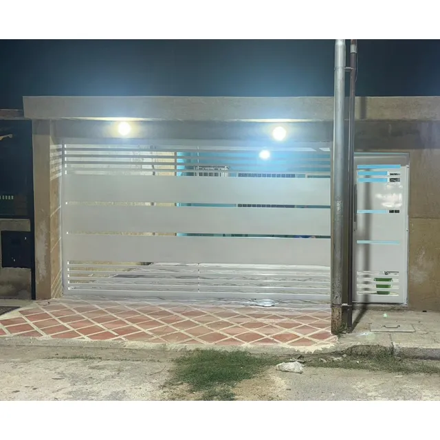Portón Corredizo Sencillo Entamborado Por Un Solo Lado