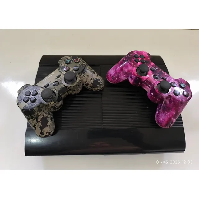 Consola Ps3 Super Slim 250gb + 2 Controles + 35 Juegos