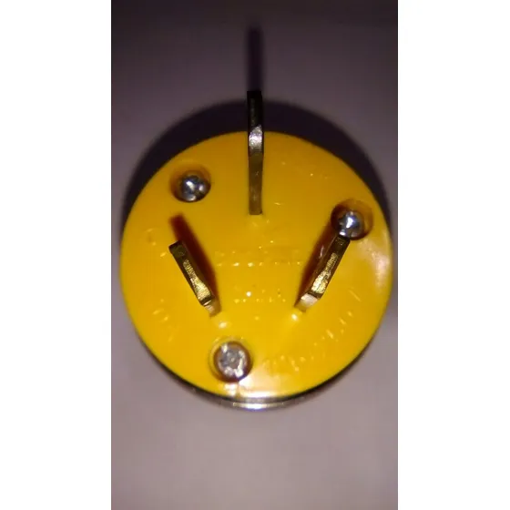 Conector Macho Trifasico 125/220v. 20 Amp.