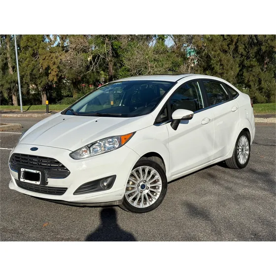 Ford Fiesta Kinetic 1.6 Sedan Titanium Powershift 120cv