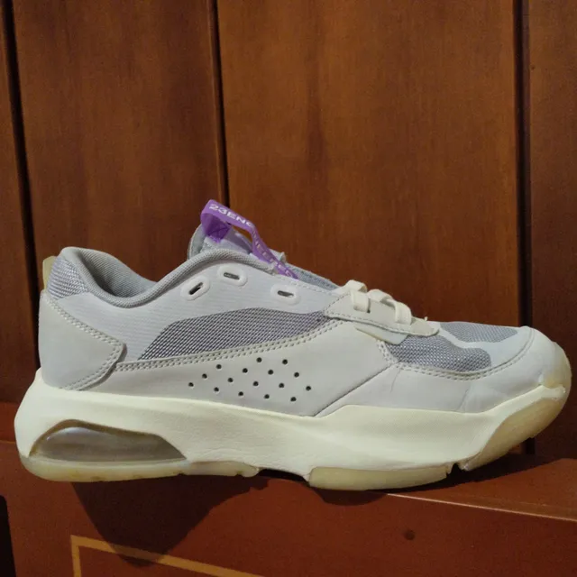 Zapatos Nike Jordan Air 200e, Talla 42, Originales, Usados.