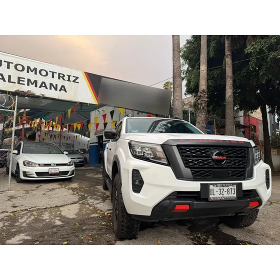Nissan Frontier 4.0 Pro-4x V6 4x4 At