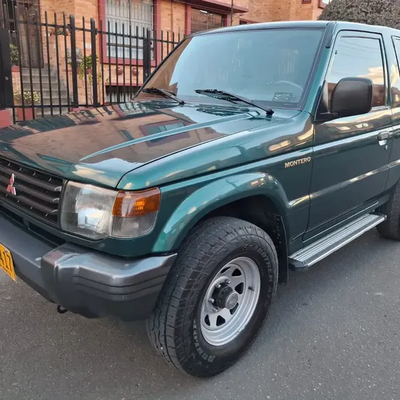 Mitsubishi Montero 1996 2.6 L042 Cabinado