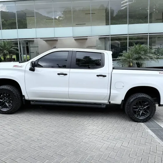 Chevrolet Silverado 2024 5.3 Z71 4x4 At