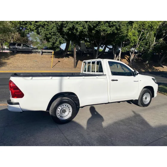 Toyota Hilux Pikc Up D/h A/a 2.7